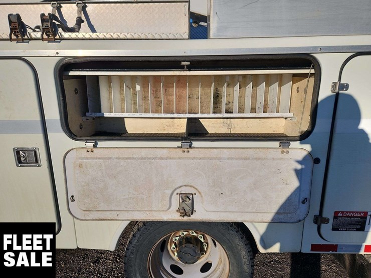 2017-ford-f550-image-32