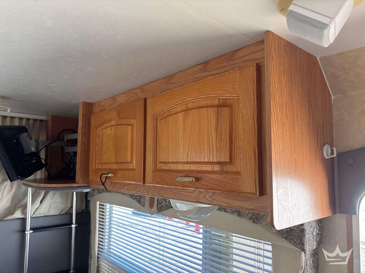 2004-ford-e450-image-45