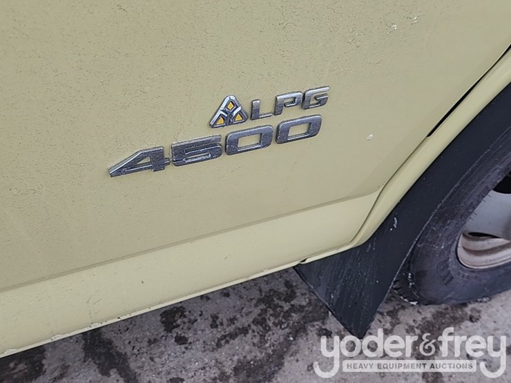 2015-gmc-savana-g4500-image-48