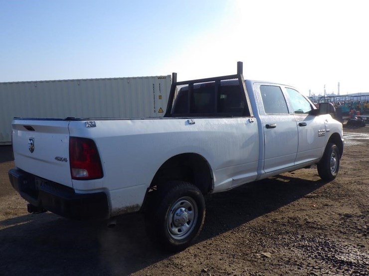 2015-dodge-2500-image-3