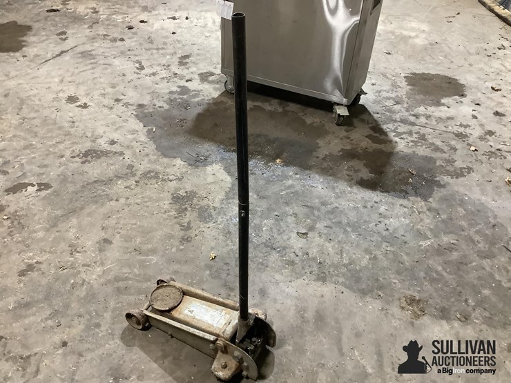 hydraulic-floor-jack-image-4