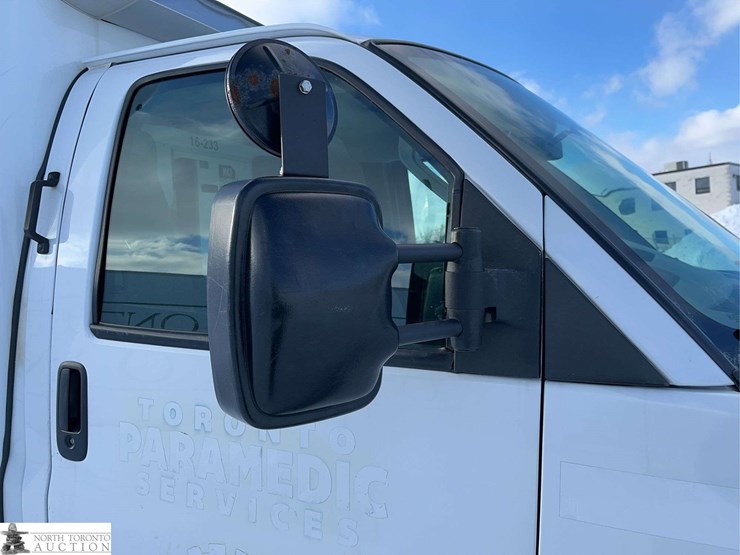 2016-chevrolet-express-s/a-ambulance-image-42