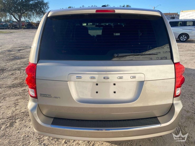 2016-dodge-grand-caravan-image-25