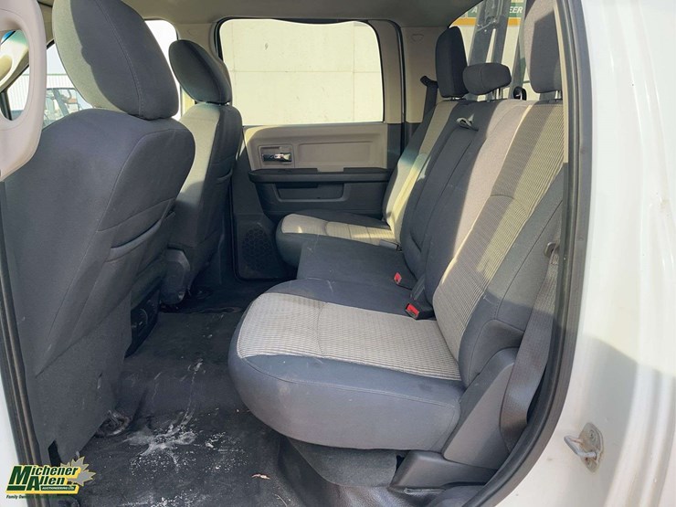 2012-dodge-3500-image-15