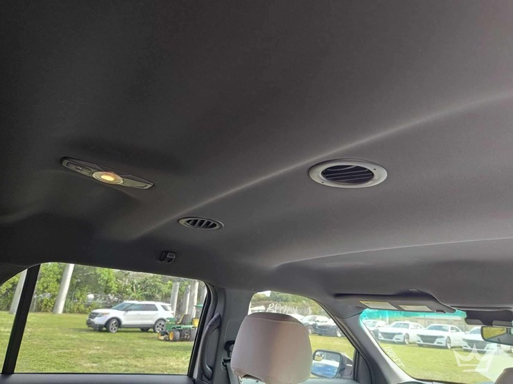 2012-ford-explorer-image-27