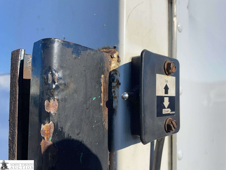 2011-ford-e-series-s/a-cube-van-image-29