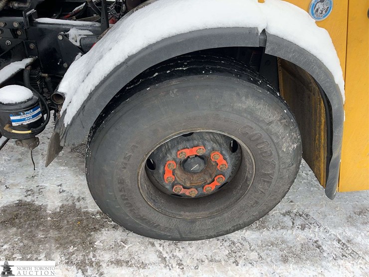 2018-mack-lr633-t/a-refuse-truck-image-12