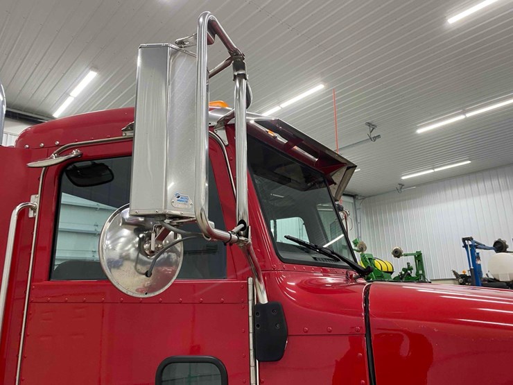 2014-peterbilt-365-image-13