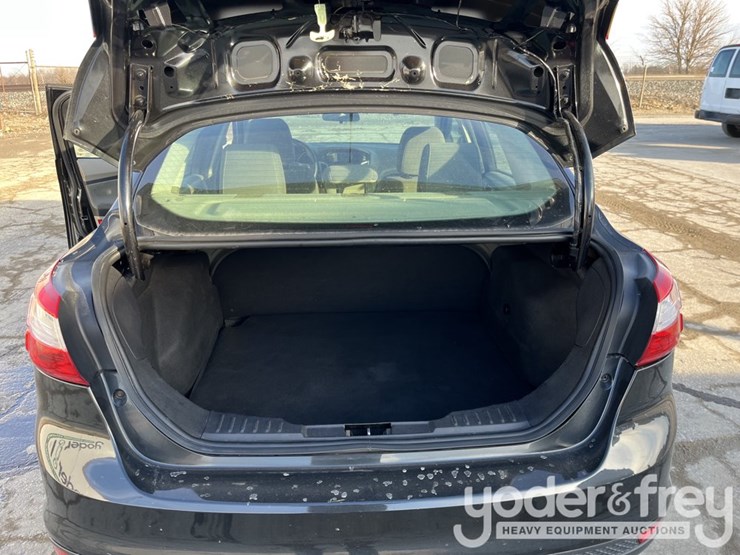 2014-ford-focus-image-25