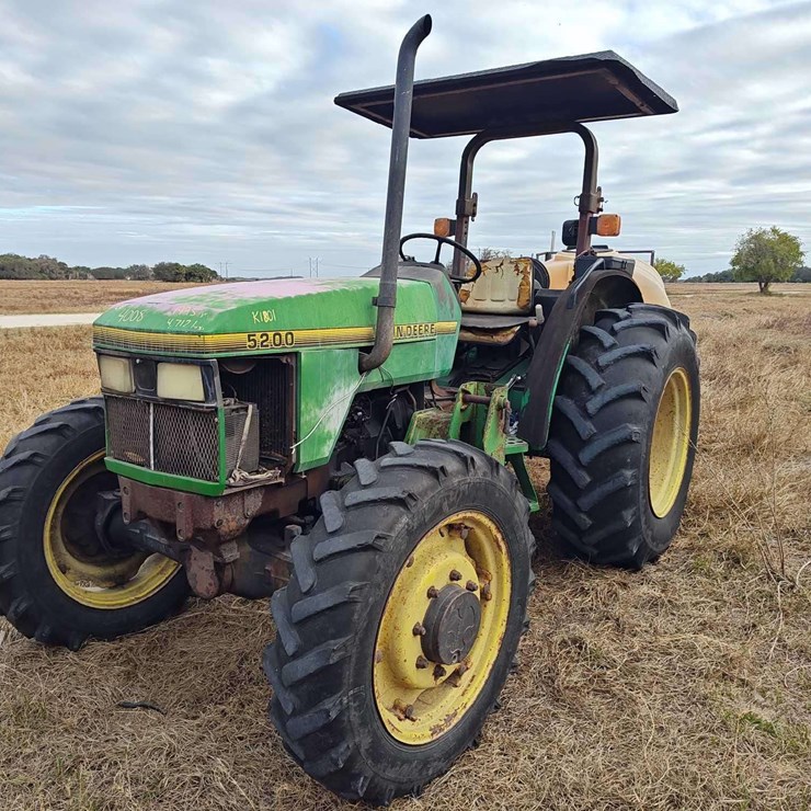 1995 JOHN DEERE 5200