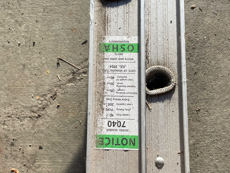 #2294-•-titan-aluminum-extension-ladder-image-7