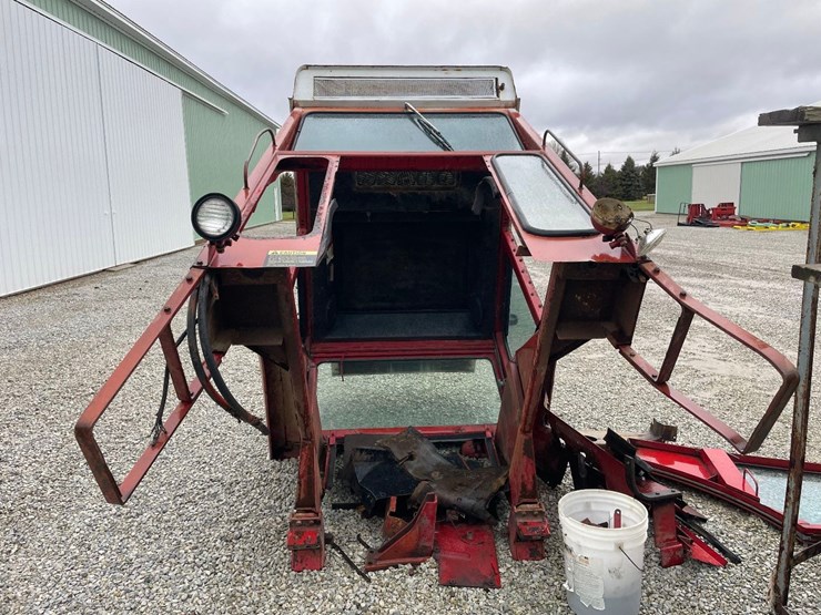 everything-to-convert-an-open-station-66-series-ih-to-a-cabbed-tractor.-image-3
