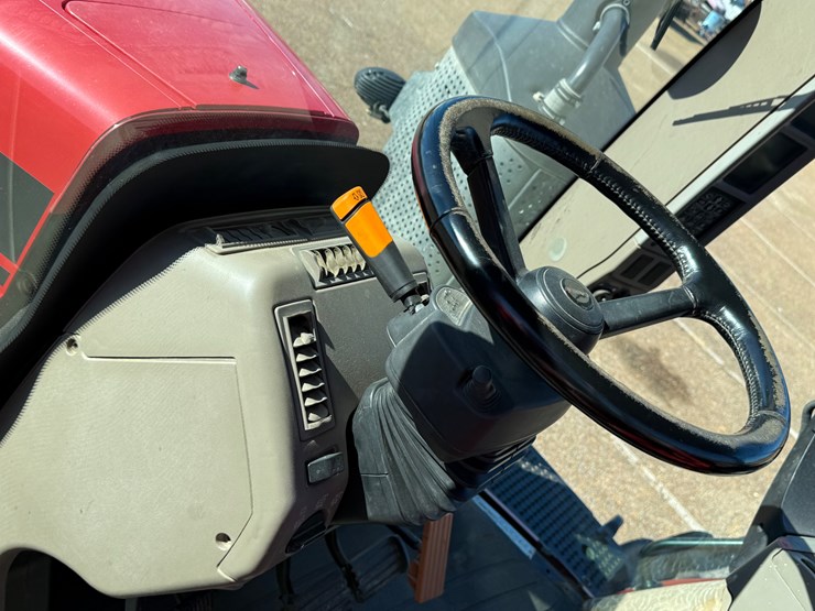 2016-case-ih-magnum-310-image-38