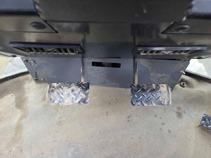 cat-75c-track-tractor-image-38