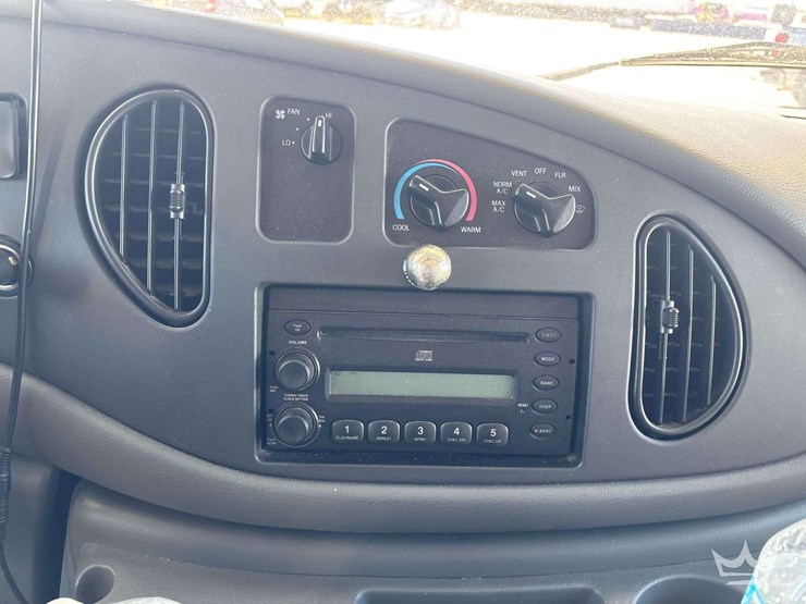 2004-ford-e450-image-15