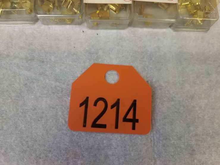 (5)-boxes-chair--1-male-to-2-male-non-insulated-connectors---tag-#1214-image-2