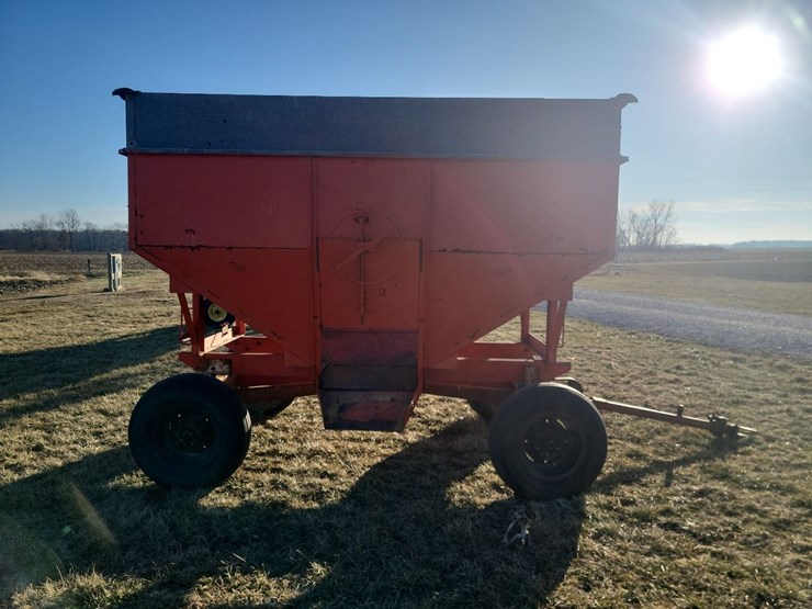 hopper-wagon-w/westendorf-running-gear-image-6