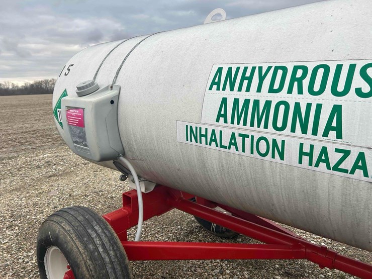 1000-gal.-nh3-tank-on-gear-#15-image-5