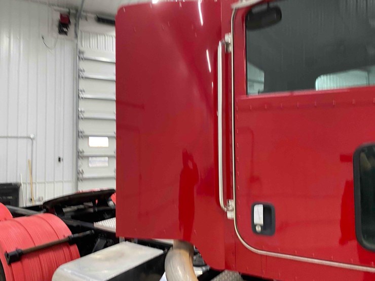 2014-peterbilt-365-image-15