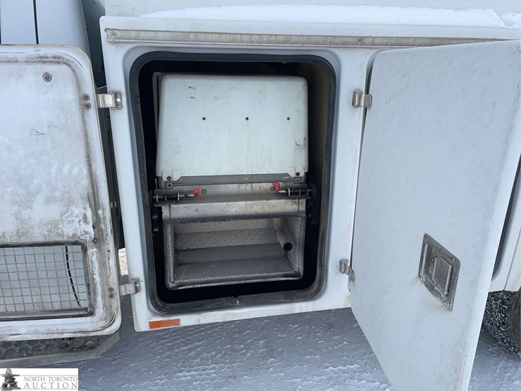 2012-ford-f350-image-32