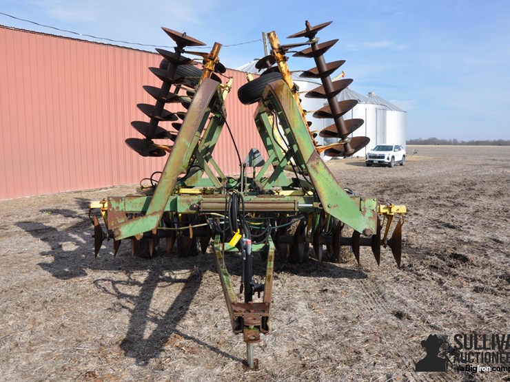 john-deere-230-image-2