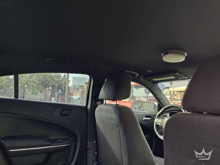 2017-dodge-charger-sedan-image-33