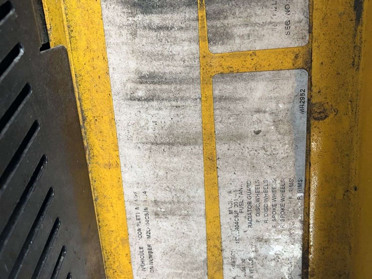 2018-mack-lr633-t/a-refuse-truck-image-15