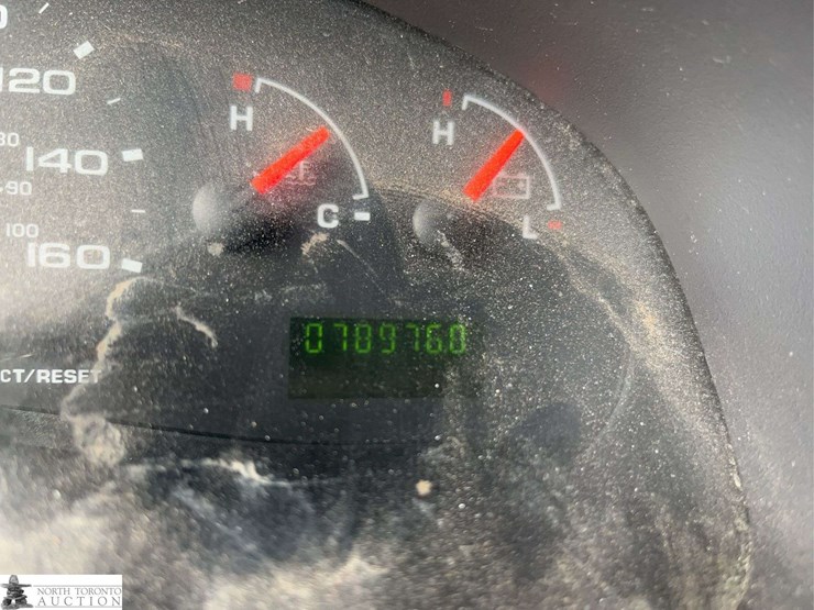 2005-ford-e-series-s/a-24-passenger-bus-image-18