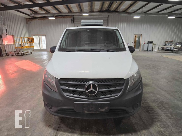 2017-mercedes-benz-metris-image-7