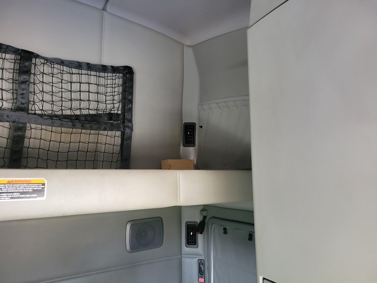 2020-kenworth-t680-image-34