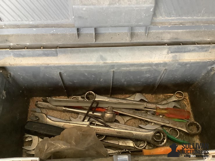 tool-box-w/-assorted-tools-image-3