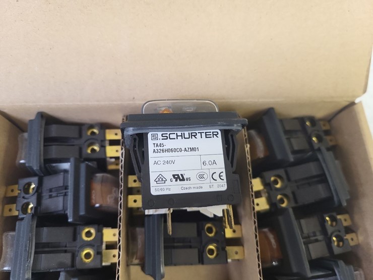 (15)-schurter-6-amp-240-volt-single-phase-breakers---tag-#1208-image-3