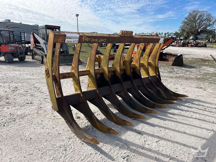 root-rake-loader-attachment-image-2