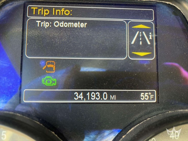 2015-peterbilt-567-image-8