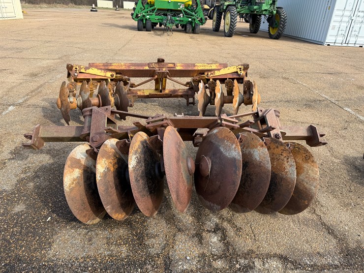 #7749-•-levee-disc-image-4