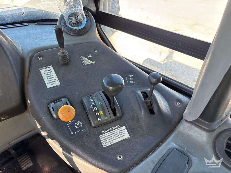 2006-deere-250d-image-21