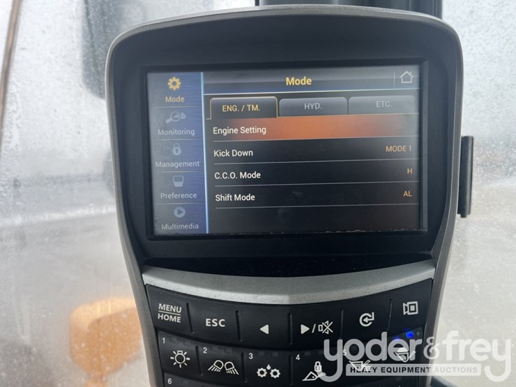 2016-hyundai-hl955-image-17