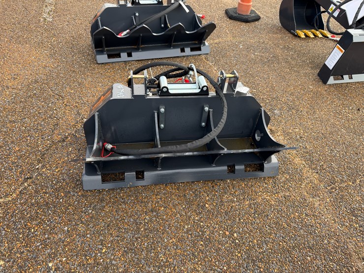#7943-•-skid-steer-hyd-winch-image-6
