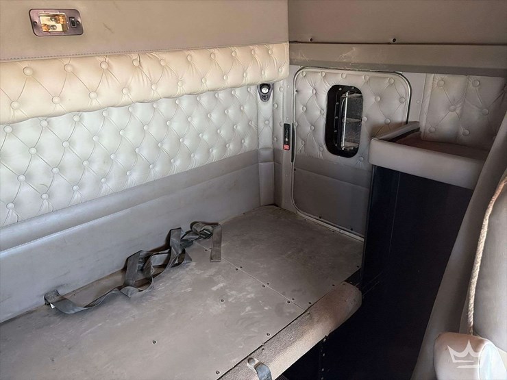 2012-kenworth-t800-image-24