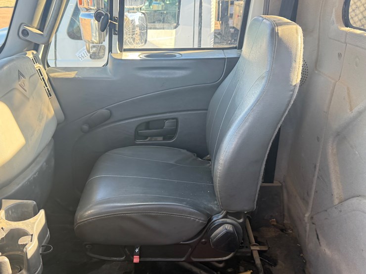 2018-international-durastar-4400-image-49