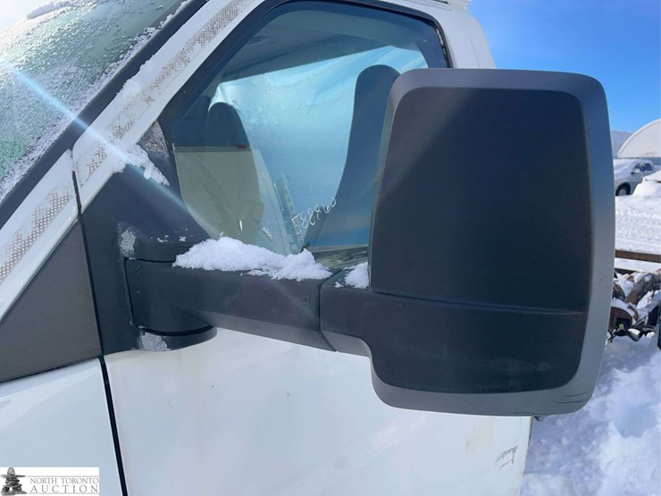 2018-chevrolet-express-dual-rear-wheel-cab-&-chassis-image-20