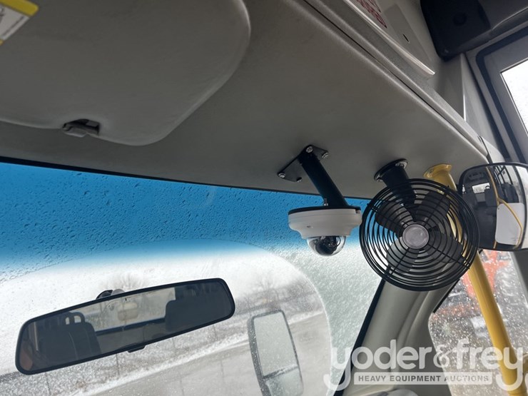 2014-ford-e450-image-16