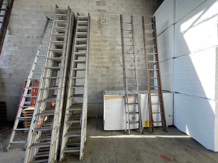 #2770-•-aluminum-extension-ladder-image-1