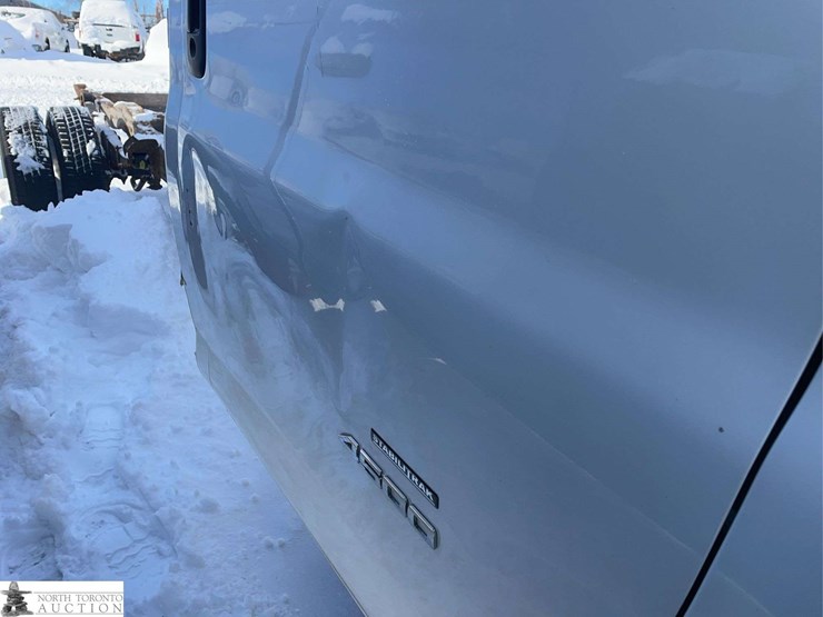 2018-chevrolet-express-dual-rear-wheel-cab-&-chassis-image-39