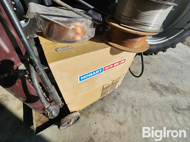 1983-hobart-beta-mig-200-welder-image-17