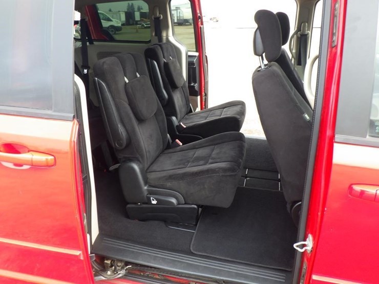 2013-dodge-grand-caravan-image-8