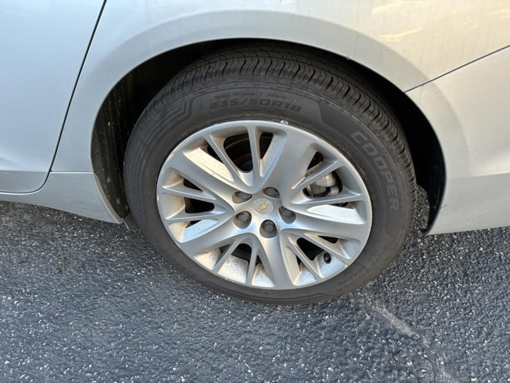 2019-chevrolet-impala-sedan-image-5