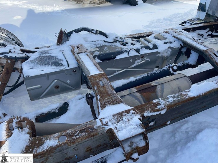 2018-chevrolet-express-dual-rear-wheel-cab-&-chassis-image-32