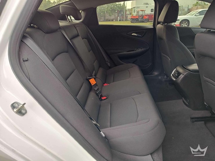 2017-chevrolet-malibu-sedan-image-37