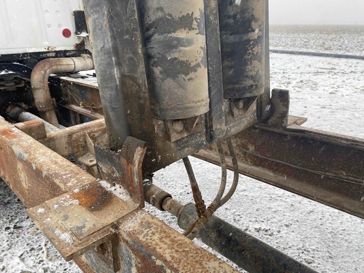 1983-ford-9000-image-46